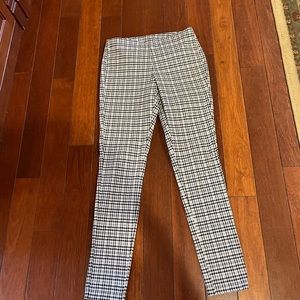 Michael Kors skinny tight pants. Black/white&tan. Cotton/Spandex. U look thin 😉